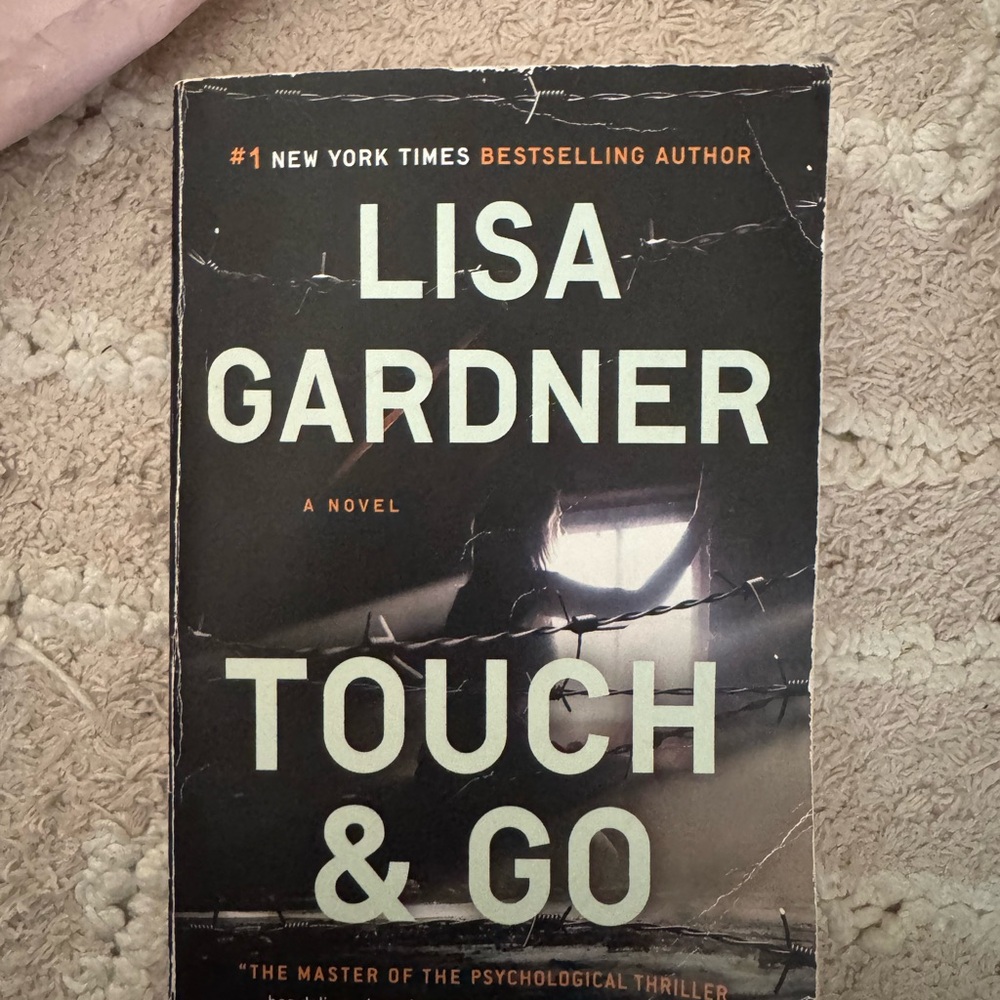 Lisa Gardner 'Touch & Go' Book